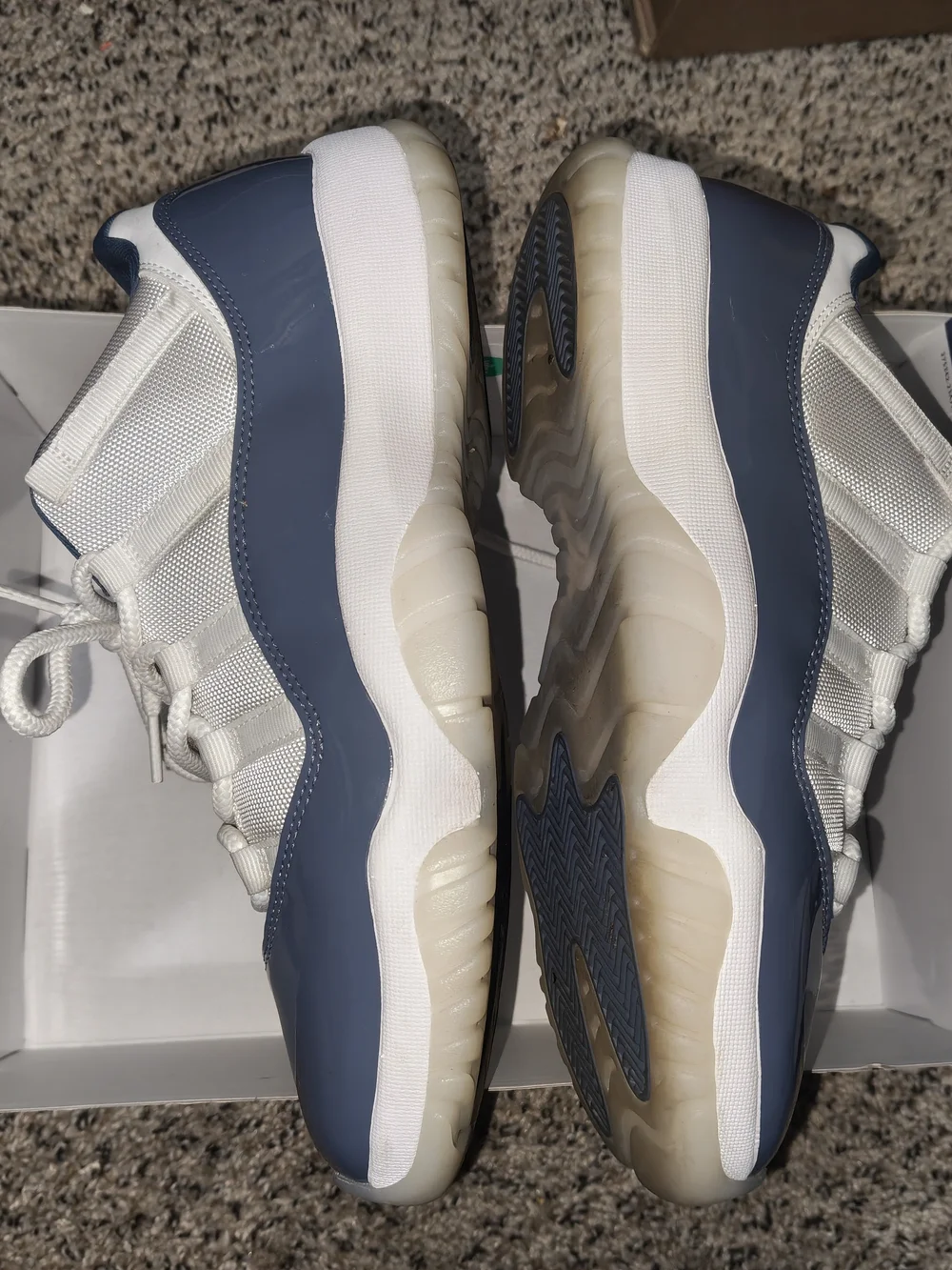 Jordan Low-Top Sneakers in White and Slate Blue